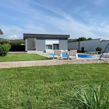 Hotel Sweet Retreat On Buna Riverside - With Private Pool
