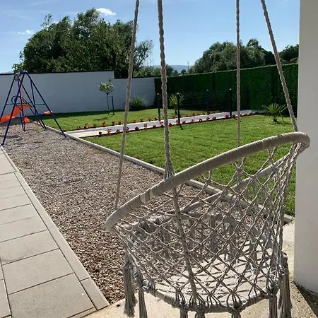 Sweet Retreat On Buna Riverside - With Private Pool