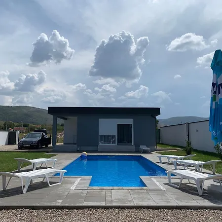 Sweet Retreat On Buna Riverside - With Private Pool
