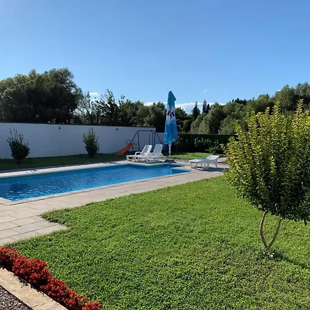 Sweet Retreat On Buna Riverside - With Private Pool Hotel